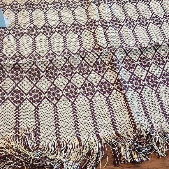 New with tag gold and brown Lithuanian woven table linen runner. - Picture 3 of 7
